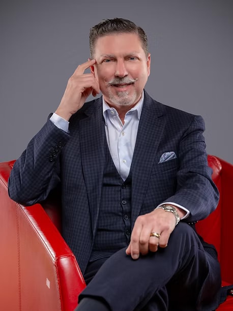 Francisco Zamora, Fundador de Fundación People, Inc.
